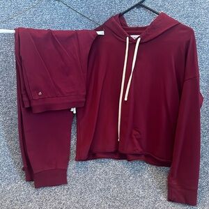 The Drop Gently Used Jogger Set, Size Lburgundy; animal/smoke-free home.